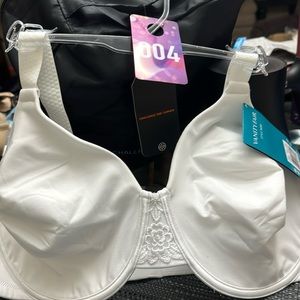 Vanity Fair beauty back minimizer.